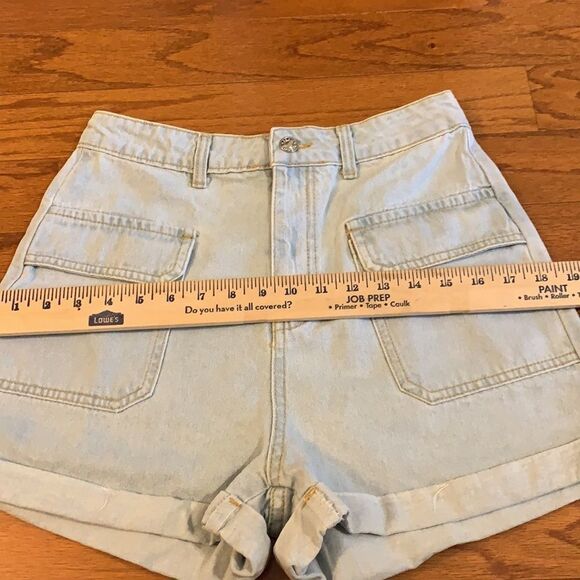 Size medium high waist shorts - Picture 5 of 8